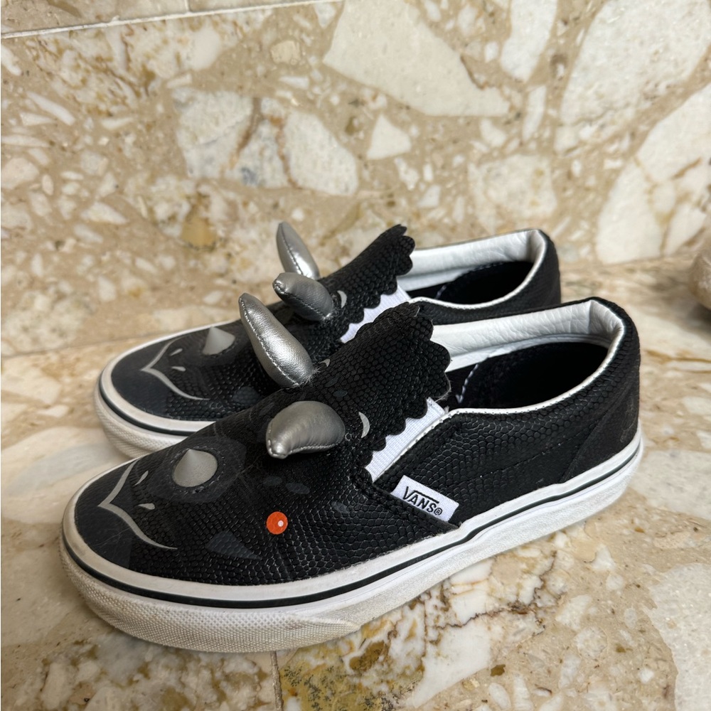 VANS  size 13 hippo